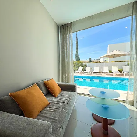 Βίλα Luxury 4-suite Villa, Pool, Jacuzzi, Games *